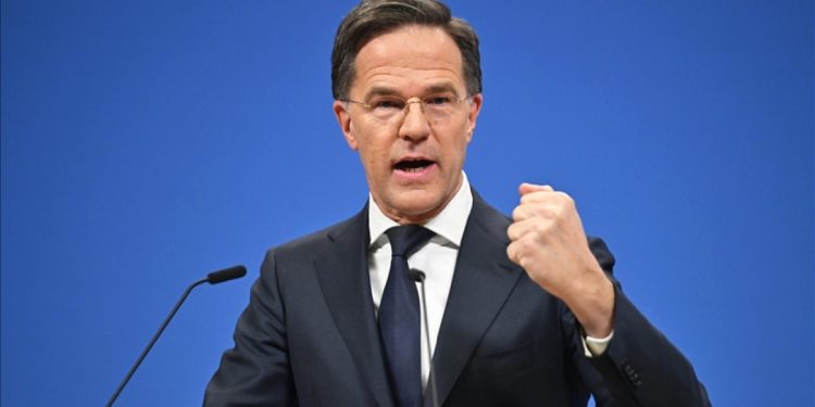 Rutte: NATO Grönland tartışmalarıyla dağılmaz