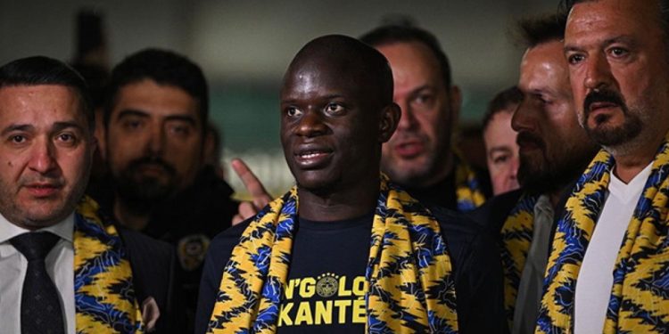 Fenerbahçe’nin bomba transferi N’Golo Kante, İstanbul’da