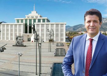 Mersin Büyükşehir ve Antalya Döşemealtı belediyelerinde operasyon